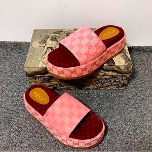 Looking to sell or trade for a bigger size looking for a woman 9 these are a 8.